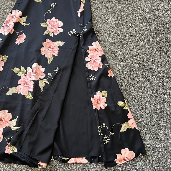 Lulu's Classic Black Floral Dress Size L - Picture 5 of 9